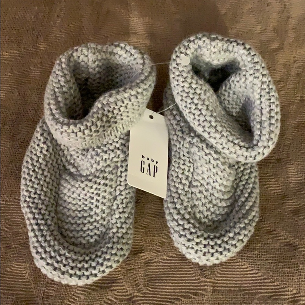 New with tags - Gap grey booties